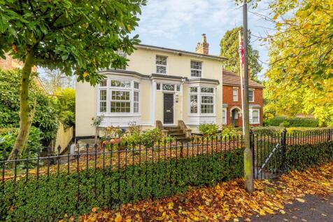 6 bedroom detached house for sale