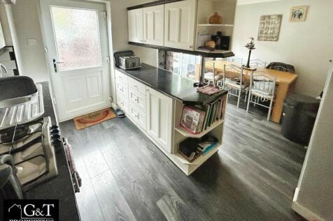 Rangeways Road, Kingswinford 4 bed semi