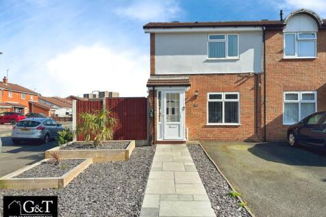 2 bedroom semi-detached house for sale