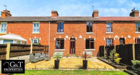 2 bedroom terraced house for sale