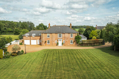 6 bedroom detached house for sale