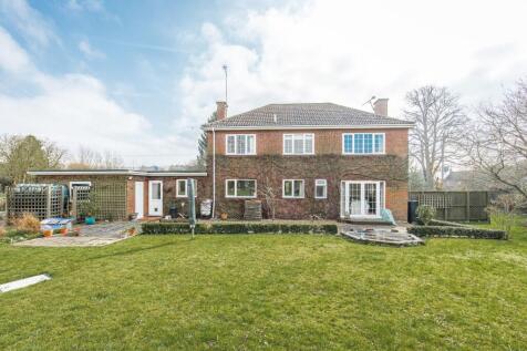 Ovington 4 bed detached house for sale