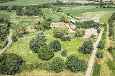 Attleborough 8 bed detached house for sale