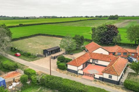 Sandy Lane, Rockland All Saints, NR17 2 bed bungalow for sale