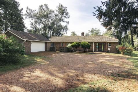 Aleutia Gardens, Thetford, IP24 4 bed detached bungalow for sale