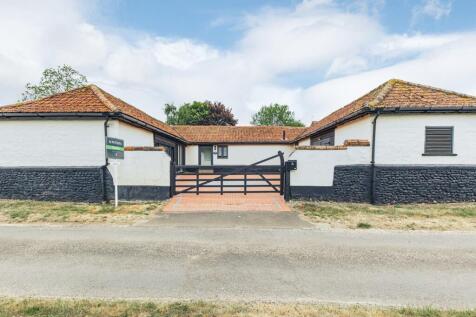 Chain Free in Rockland All Saints... 2 bed barn conversion for sale