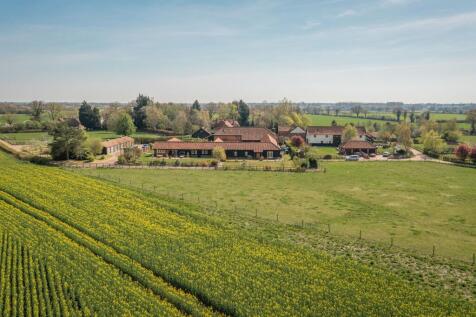 Scoulton 3 bed barn conversion for sale