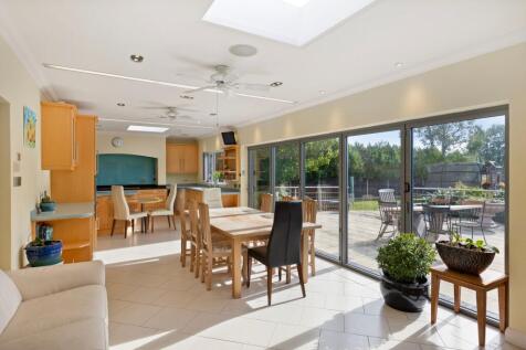 Hingham 4 bed detached house for sale