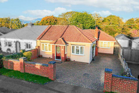 3 bedroom semi-detached bungalow for sale