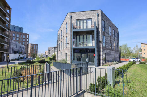 Chelmsford CM2 2 bed apartment for sale