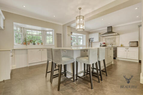 Beaulieu Park CM1 5 bed detached house for sale