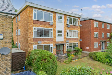 Woodford Green IG8 1 bed flat for sale