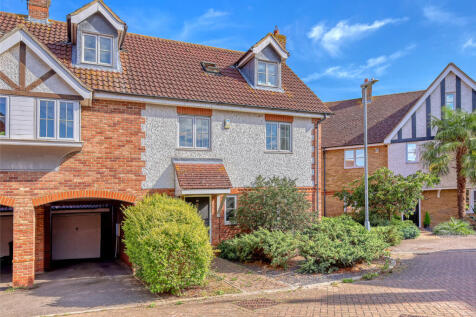 4 bedroom semi-detached house for sale
