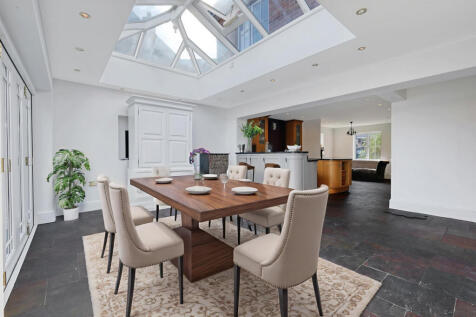 4 bedroom semi-detached house for sale