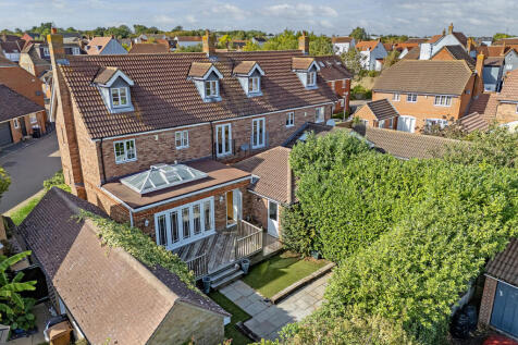 4 bedroom semi-detached house for sale