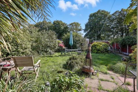 2 bedroom semi-detached bungalow for sale