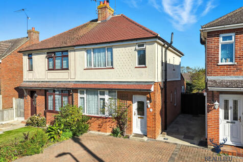 3 bedroom semi-detached house for sale