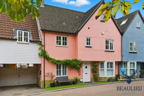 4 bedroom semi-detached house for sale