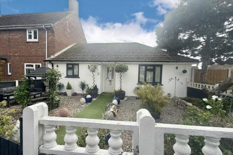 2 bedroom terraced bungalow for sale