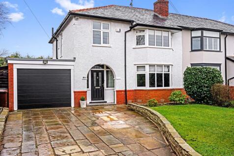 4 bedroom semi-detached house for sale