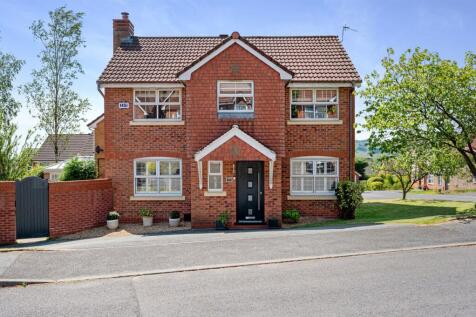 4 bedroom detached house for sale