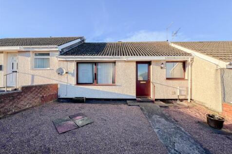 2 bedroom terraced bungalow for sale