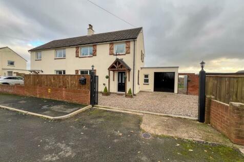 3 bedroom semi-detached house for sale