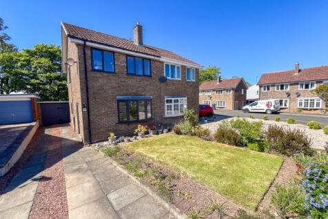 3 bedroom semi-detached house for sale