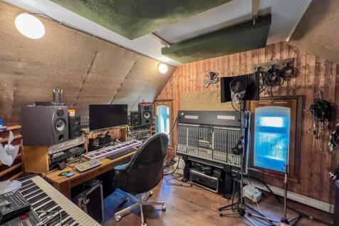 1 bedroom detached house for sale