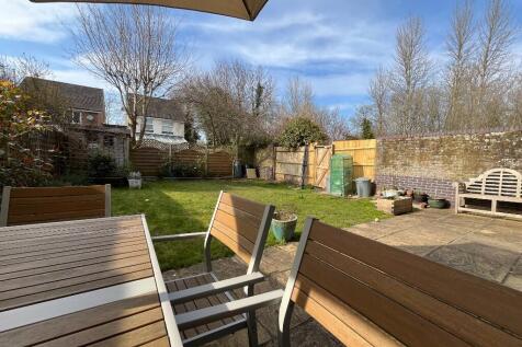 3 bedroom link detached house for sale