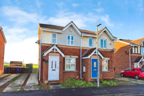 2 bedroom semi-detached house for sale