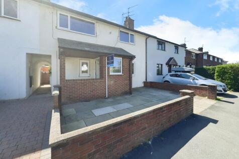 Crescent Road, Cheshire CW12 3 bed terraced house for sale