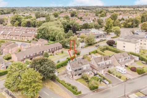 Fitz Crescent, Macclesfield SK10 3 bed semi