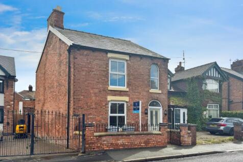 Nantwich Road, Cheshire CW10 2 bed detached house for sale