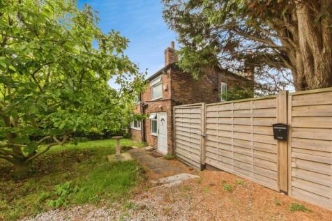 2 bedroom semi-detached house for sale