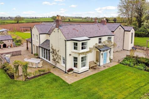 6 bedroom detached house for sale