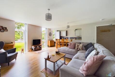 Church Road, Wirral CH63 2 bed apartment for sale