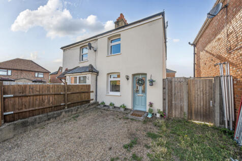 North Town Road, Maidenhead, Berkshire 2 bed semi