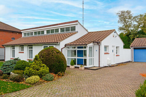 4 bedroom detached bungalow for sale