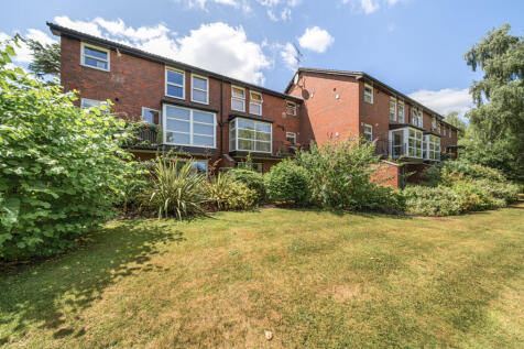 Fountain Gardens, Windsor, Berkshire 2 bed apartment for sale