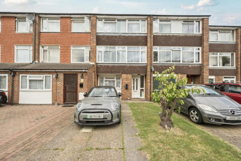 Black Horse Close, Windsor, Berkshire 4 bed terraced house for sale
