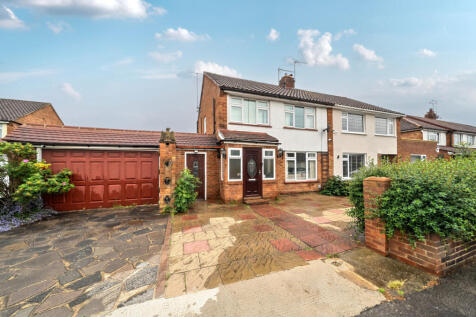 Aston Mead, Windsor, Berkshire 3 bed semi