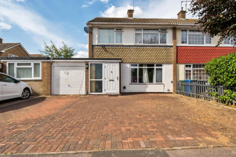 Testwood Road, Windsor, Berkshire 3 bed semi