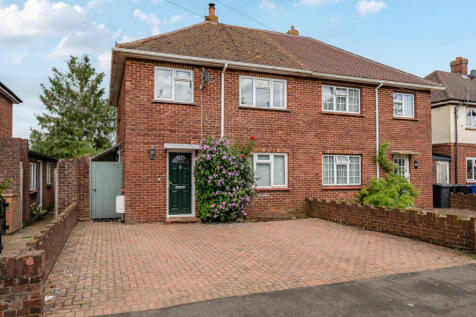 Colenorton Crescent, Eton Wick, Windsor 3 bed semi
