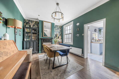 Eton Wick Road, Eton Wick, Windsor 2 bed terraced house for sale