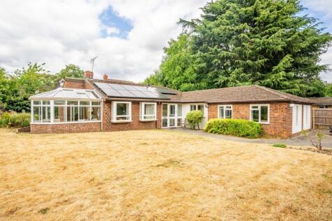 Ramsey Close, Hertfordshire AL1 4 bed bungalow for sale