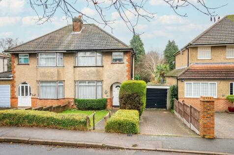 Watford Road, Hertfordshire AL2 3 bed semi