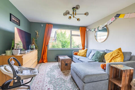 Watling View, Hertfordshire AL1 3 bed terraced house for sale