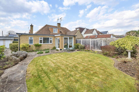 Hawfield Gardens, St. Albans AL2 4 bed semi