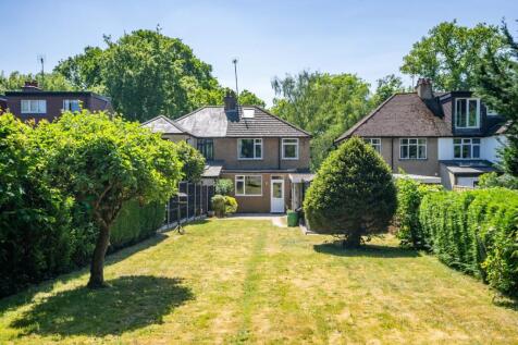 Batchwood Drive, Hertfordshire AL3 3 bed semi